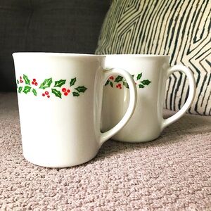 Corning Corelle Mugs Cups Winter Holly Christmas Leaves Berries Set of 2